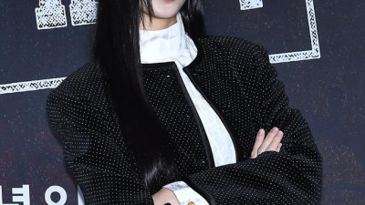 한국인이고 이번 첫 대뷰작이라는데..